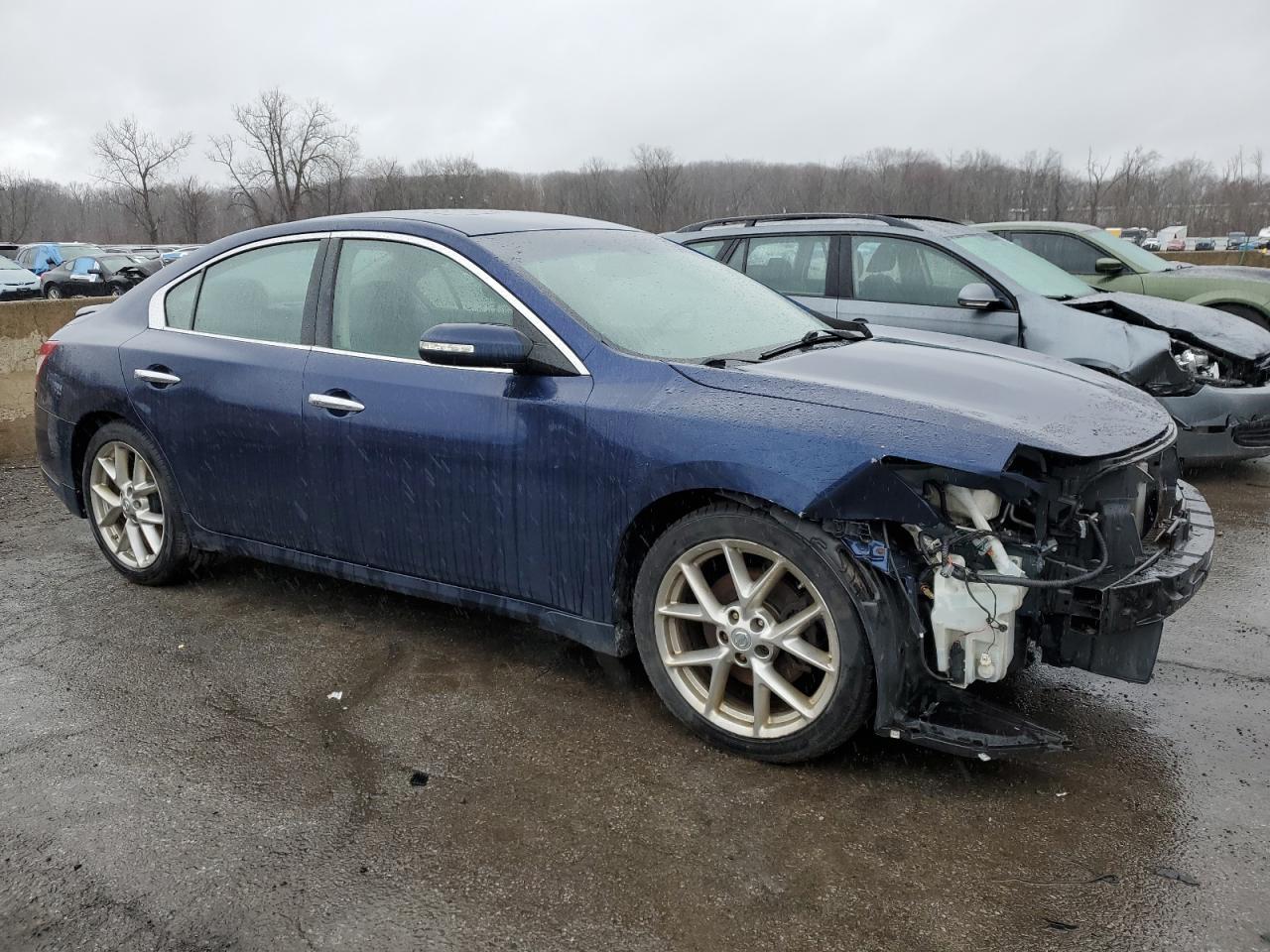 2010 Nissan Maxima - Image 4