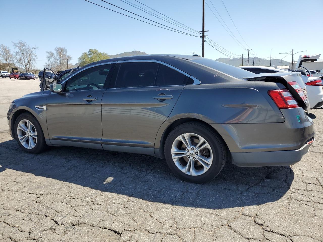 2015 Ford Taurus - Image 2