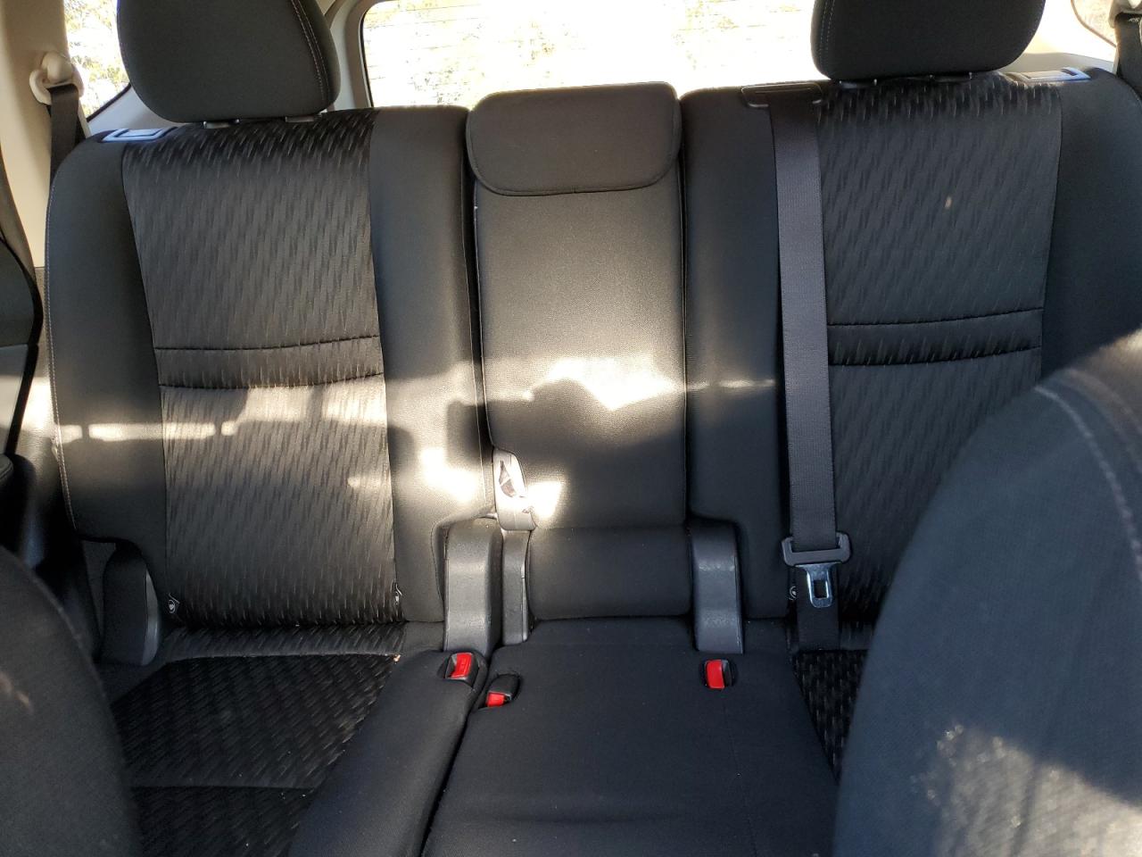 KNMAT2MVXJP621557 NISSAN ROGUE 2018