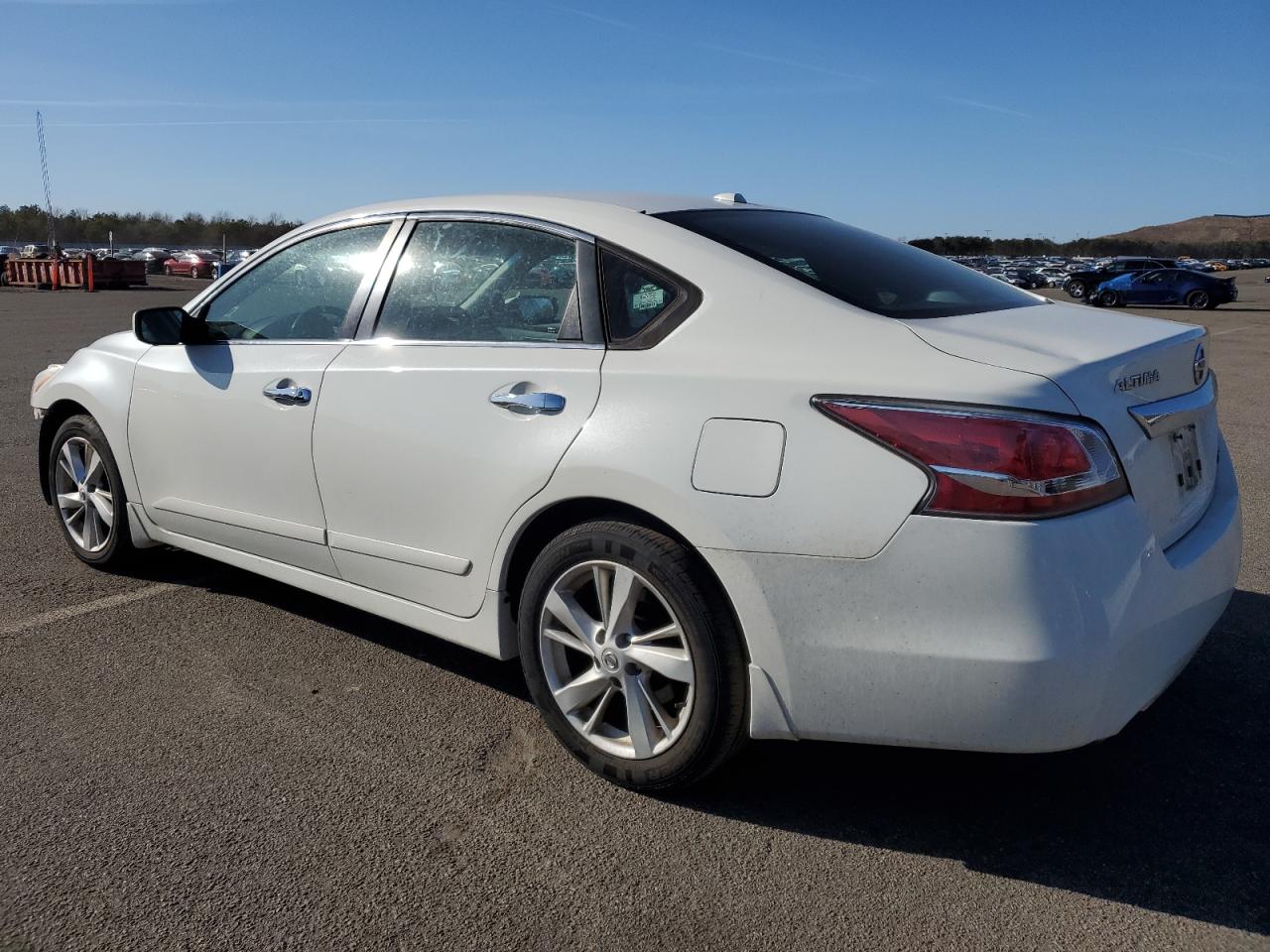 2014 Nissan Altima - Image 2