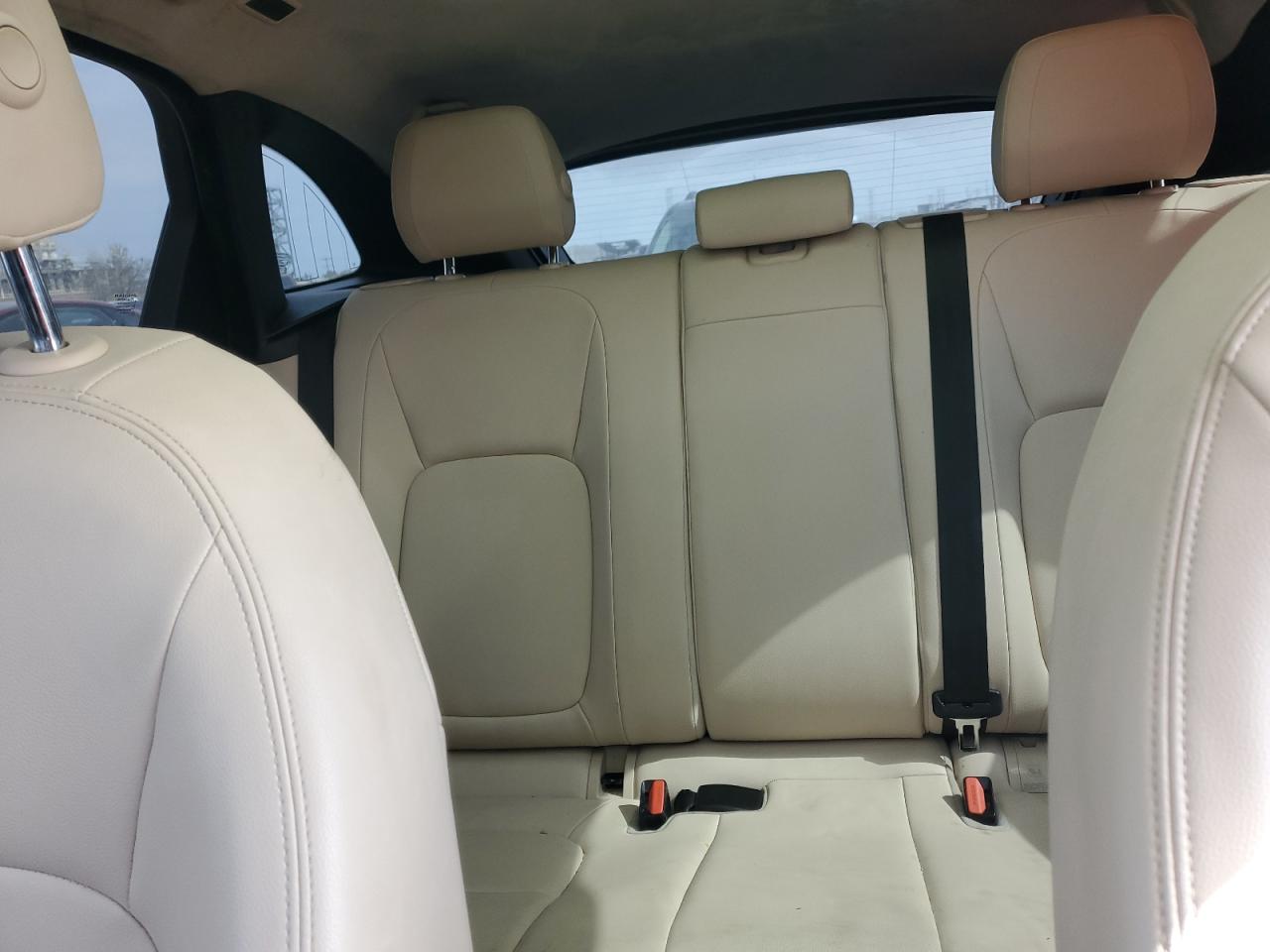 2020 Jaguar F-Pace - Image 10