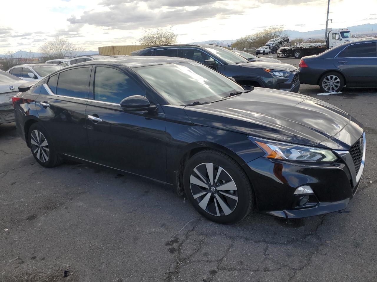 2019 Nissan Altima - Image 4
