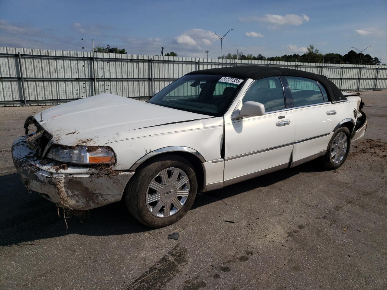 2003 Lincoln Town Car Cartier للبيع في Dunn، NC - All Over