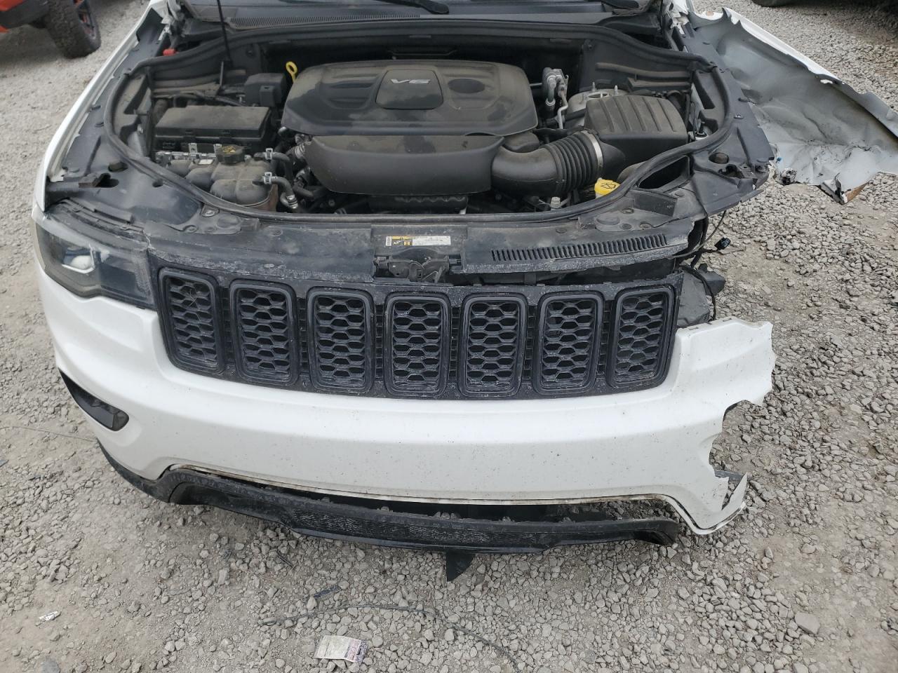 2018 Jeep Grand Cherokee - Image 12