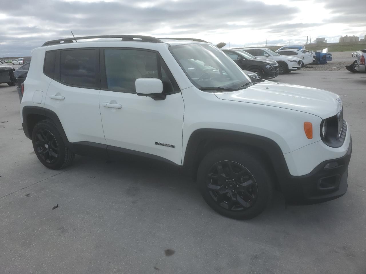 2017 Jeep Renegade - Image 4