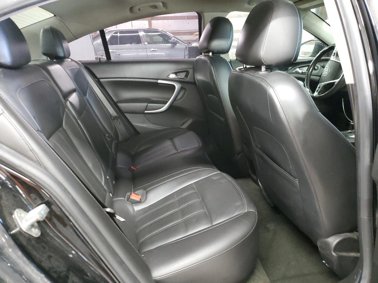 2012 Buick Regal - Image 10
