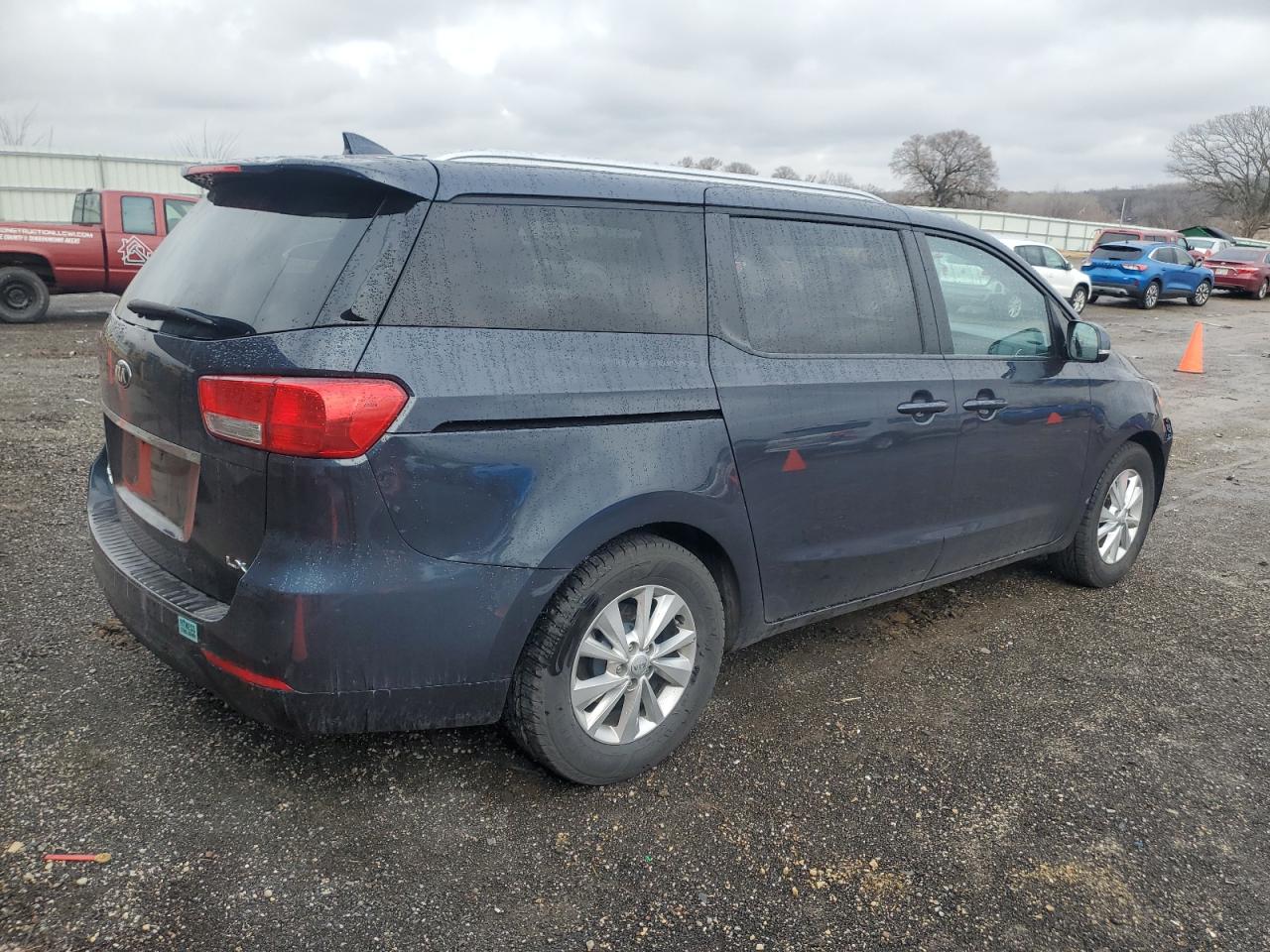 2016 Kia Sedona - Image 3