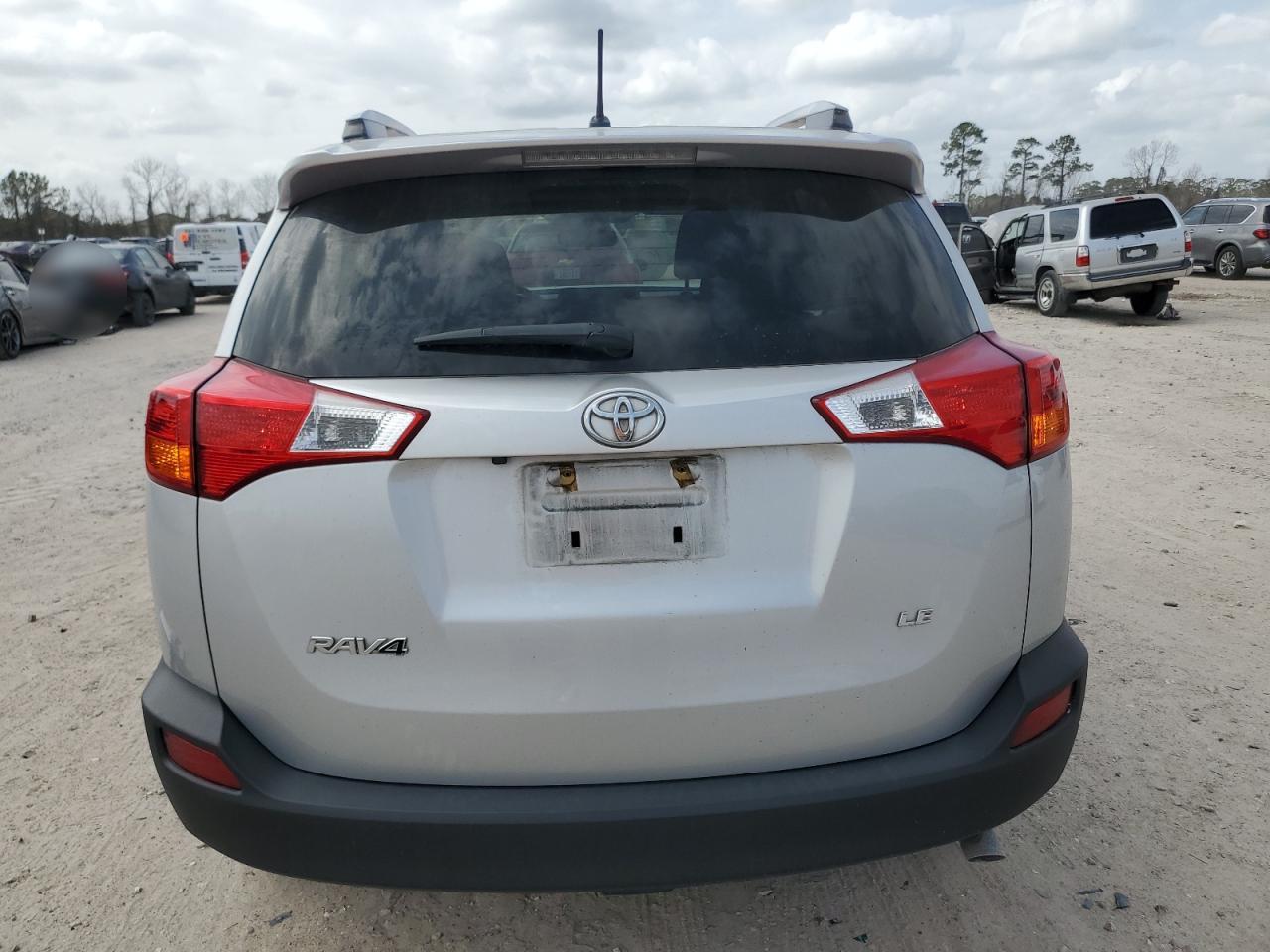 2015 Toyota RAV 4 - Image 6