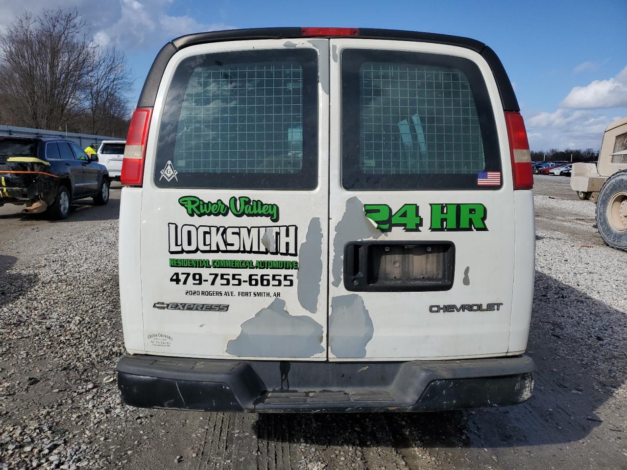 2005 Chevrolet Express - Image 6