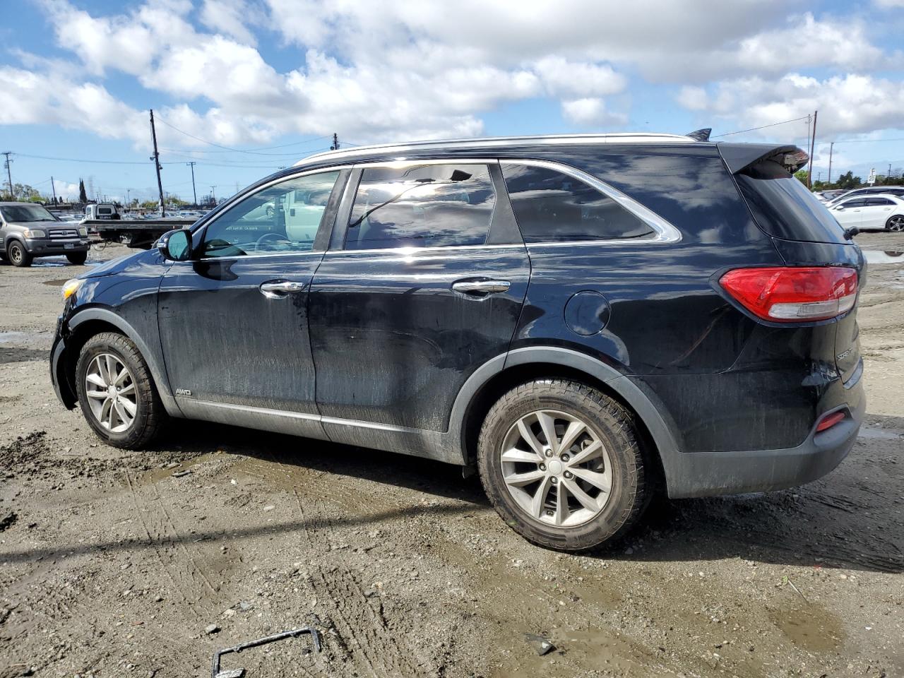 2016 Kia Sorento - Image 2