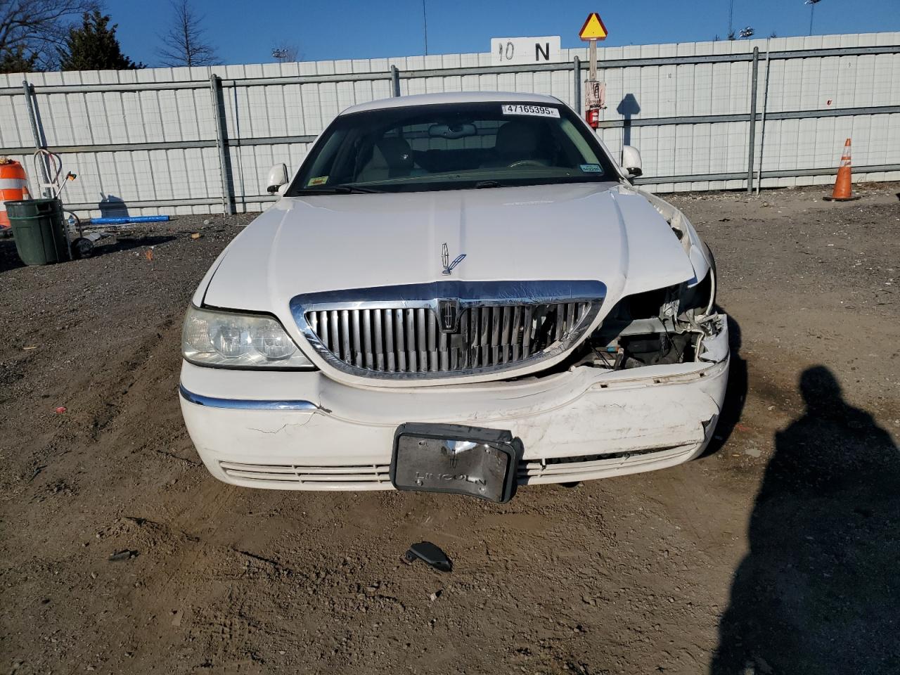 2003 Lincoln Town Car - Image 5