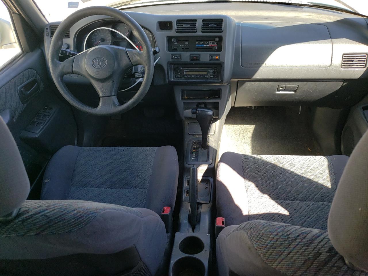 2000 Toyota RAV 4 - Image 8