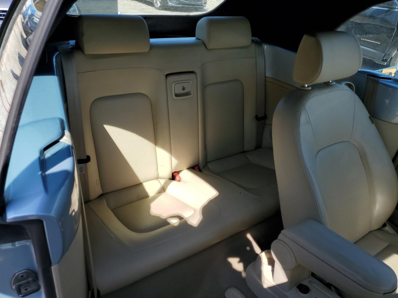2010 Volkswagen Beetle - Image 10