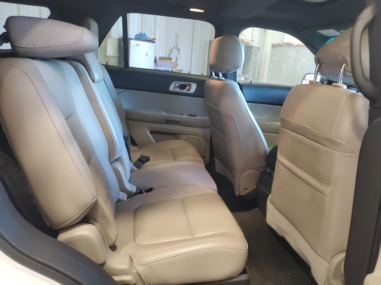 2015 Ford Explorer - Image 11