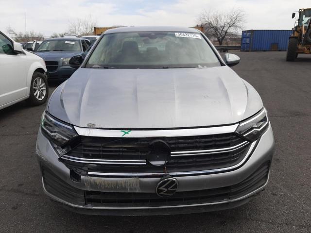  VOLKSWAGEN JETTA 2023 Серебристый