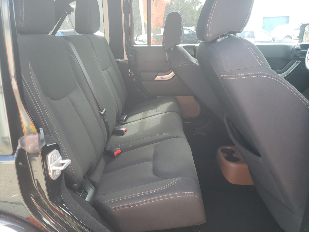 2015 Jeep Wrangler - Image 10