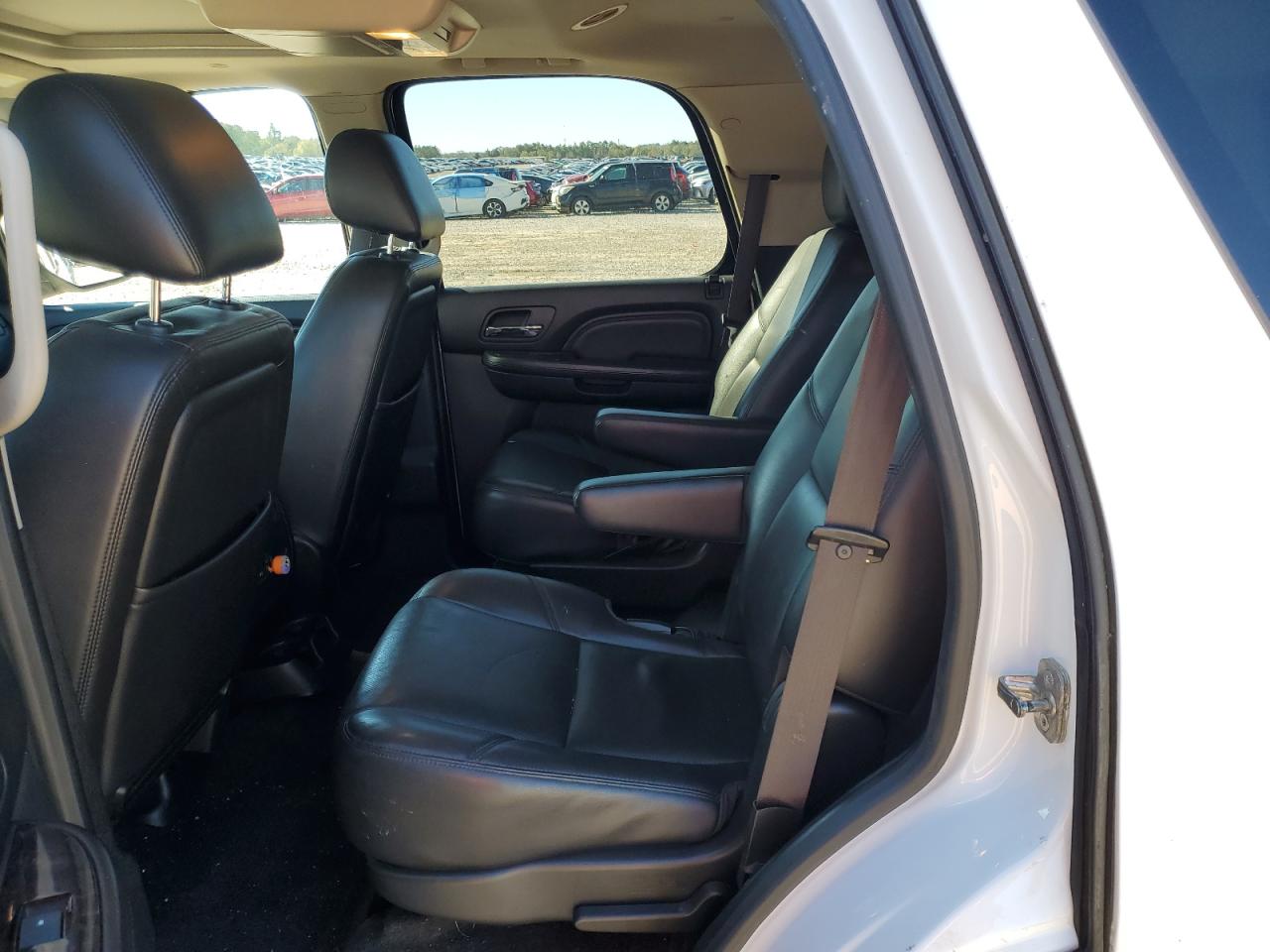 2013 GMC Yukon - Image 12