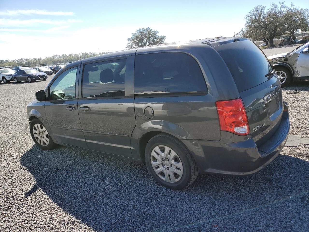 2015 Dodge Caravan - Image 2