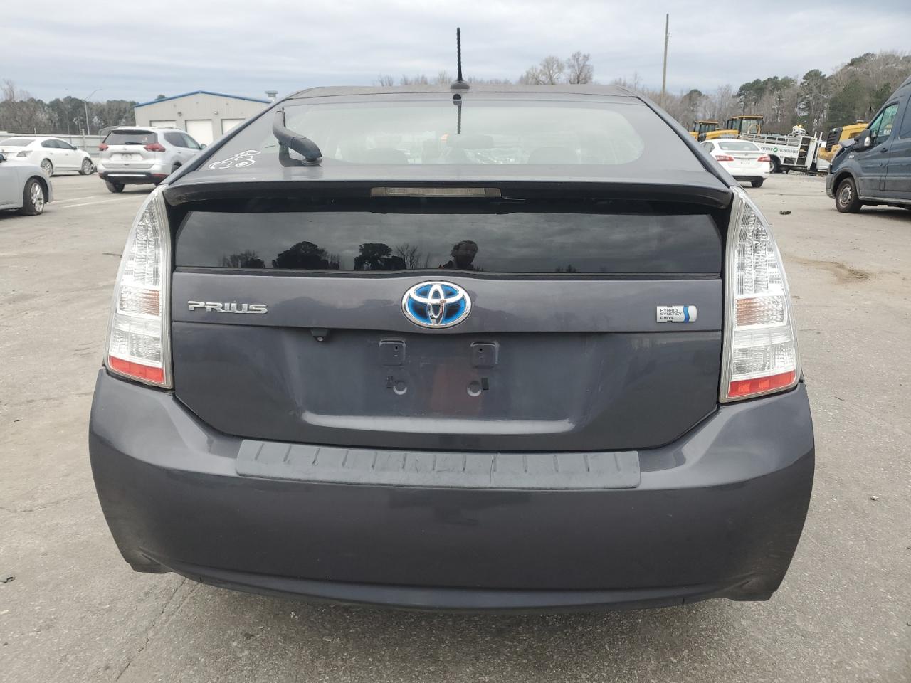 2011 Toyota Prius - Image 6
