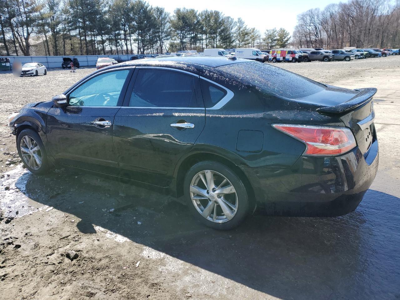 2015 Nissan Altima - Image 2