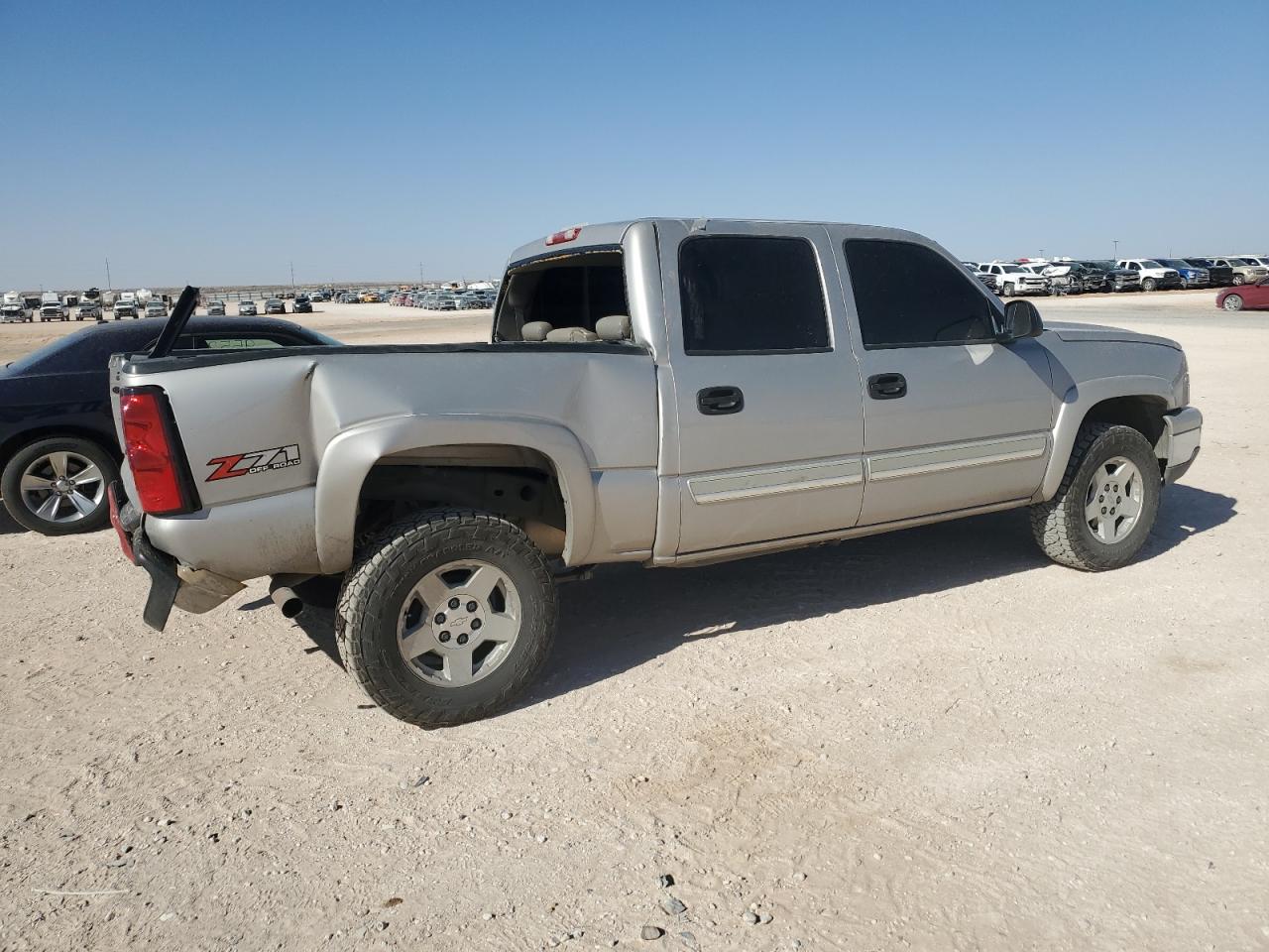 2006 Chevrolet Silverado - Image 3