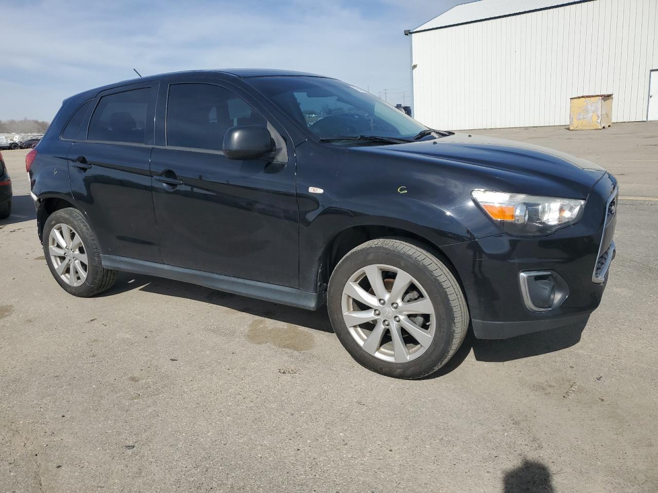 2015 Mitsubishi Outlander - Image 4