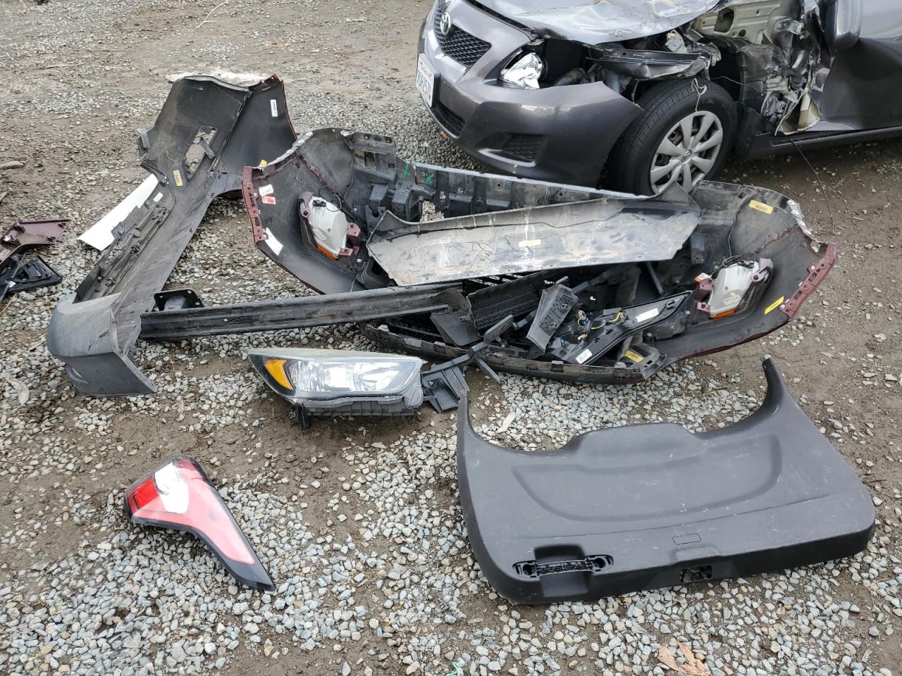 1FMCU0F76JUA24444 FORD ESCAPE 2018