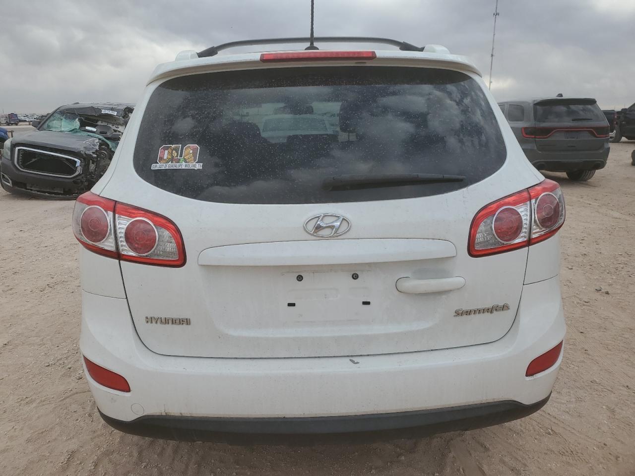 2010 Hyundai Santa Fe - Image 6