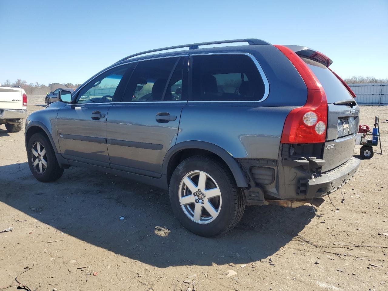 2006 Volvo XC90 - Image 2