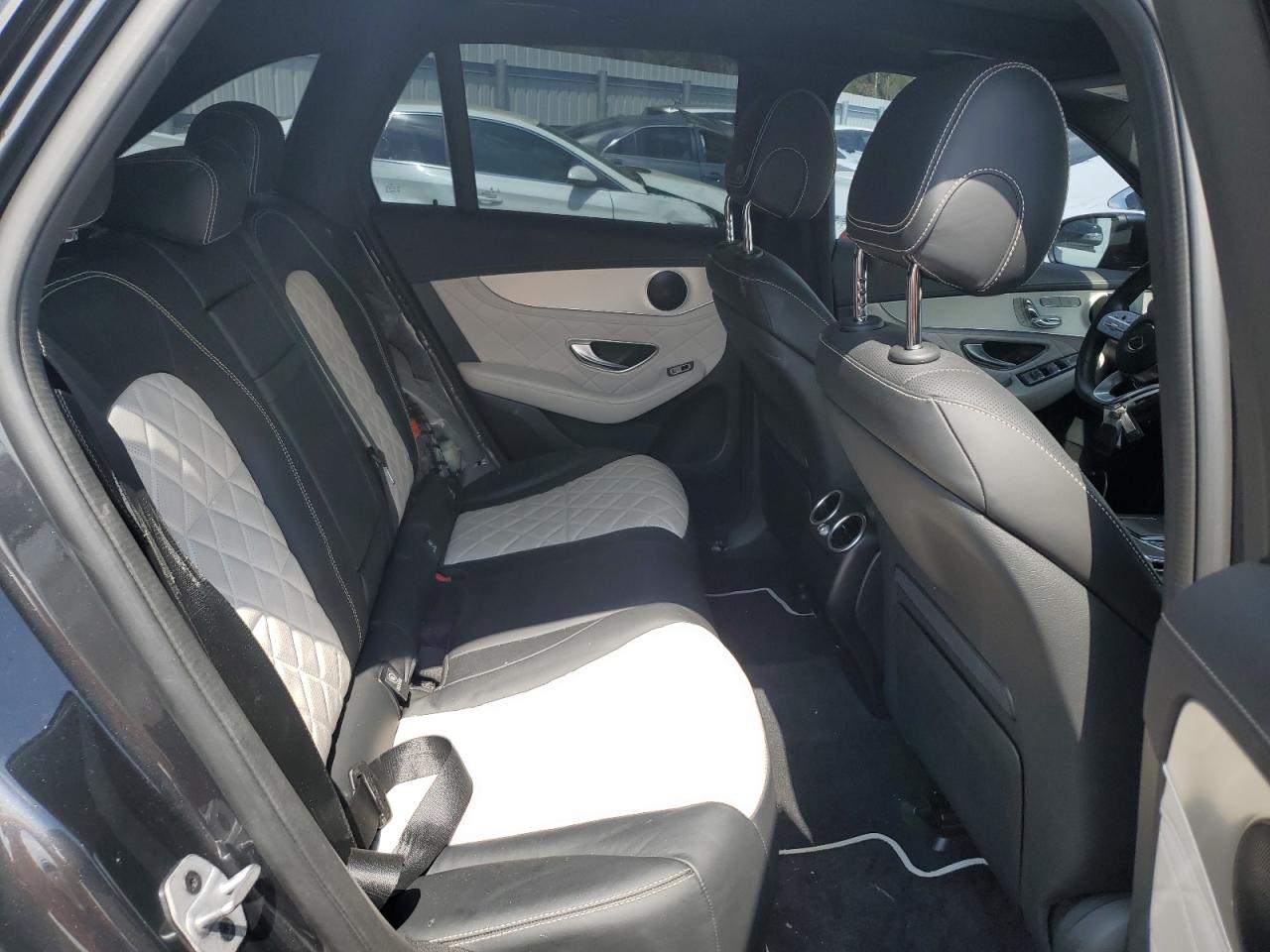2021 Mercedes-Benz GLC - Image 11