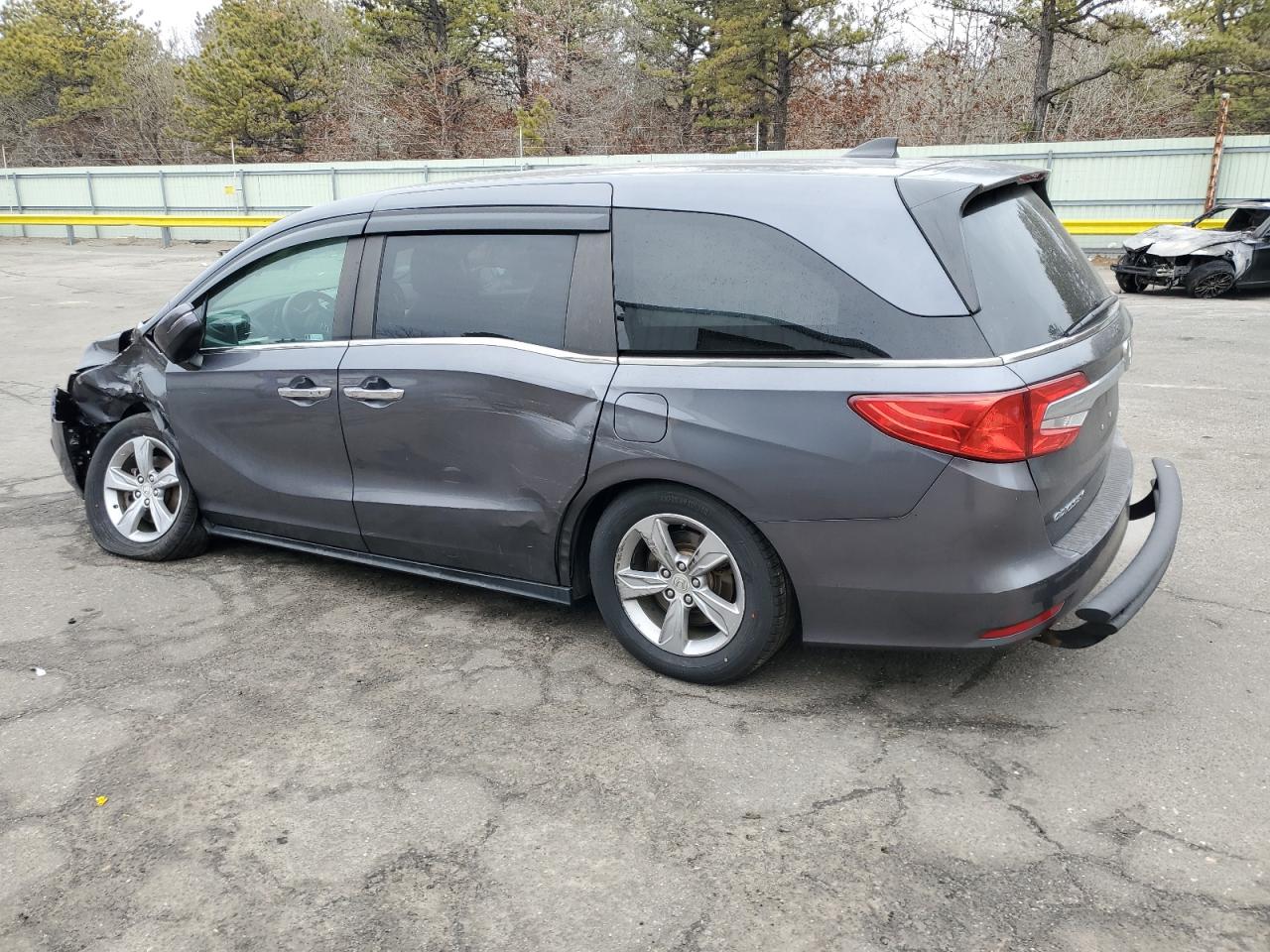 2018 Honda Odyssey - Image 2