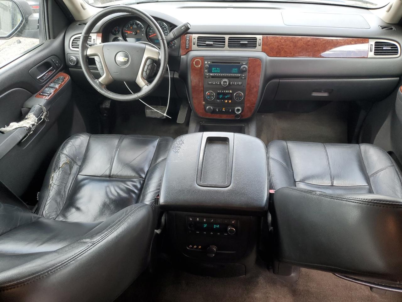 2013 Chevrolet Suburban - Image 8