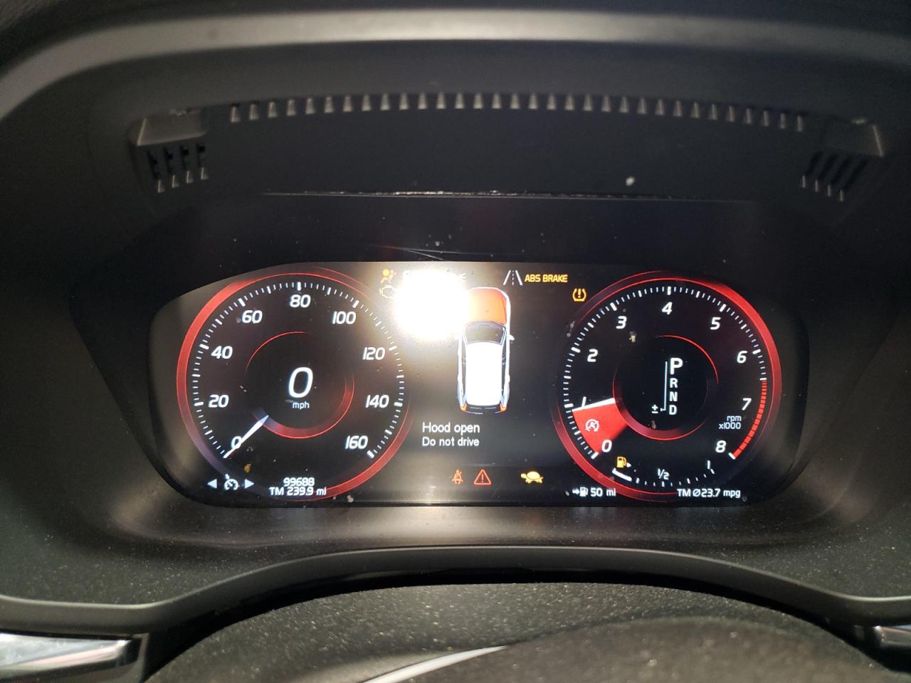 2018 Volvo XC60 - Image 9