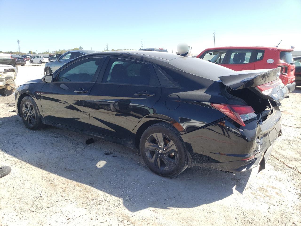 2023 Hyundai Elantra - Image 2