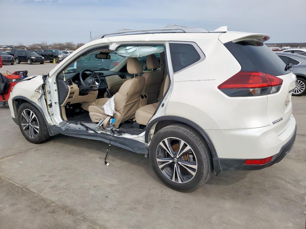 JN8AT2MT0JW452755 NISSAN ROGUE 2018