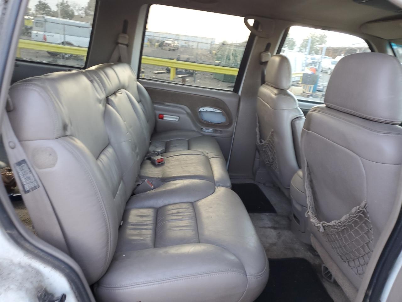 1997 GMC Yukon - Image 10