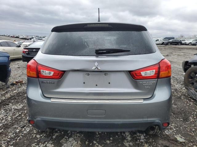  MITSUBISHI OUTLANDER 2016 Srebrny