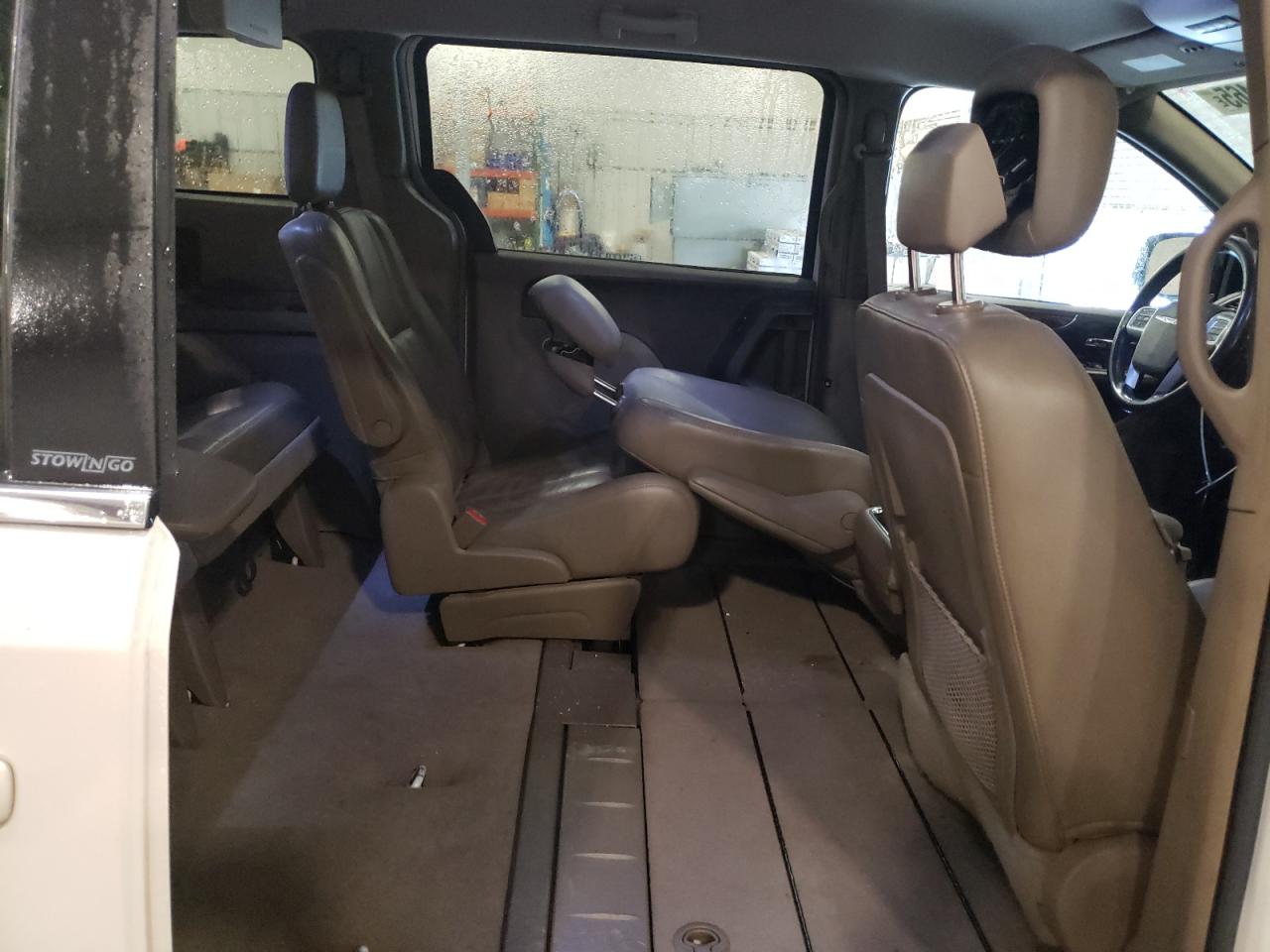 2012 Chrysler Town & Country - Image 11