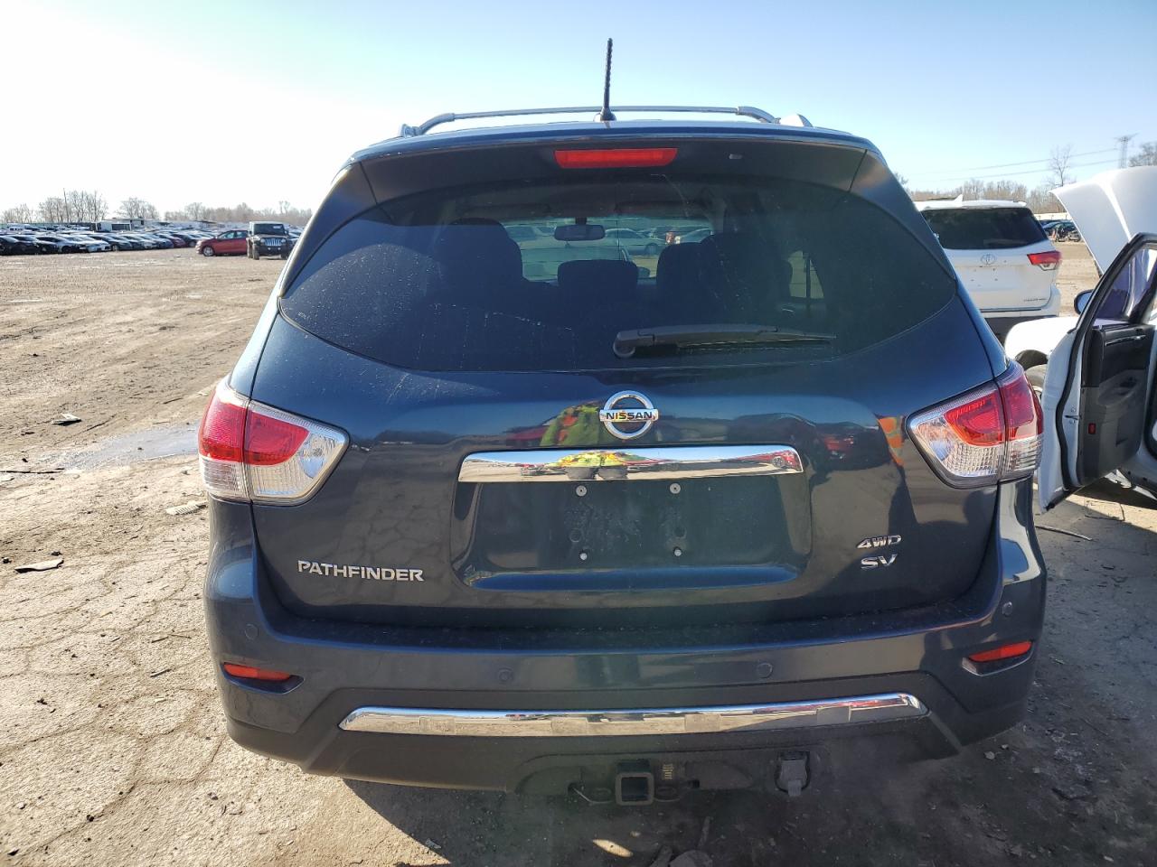 2015 Nissan Pathfinder - Image 6