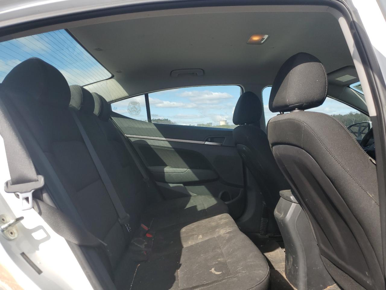 2019 Hyundai Elantra - Image 10