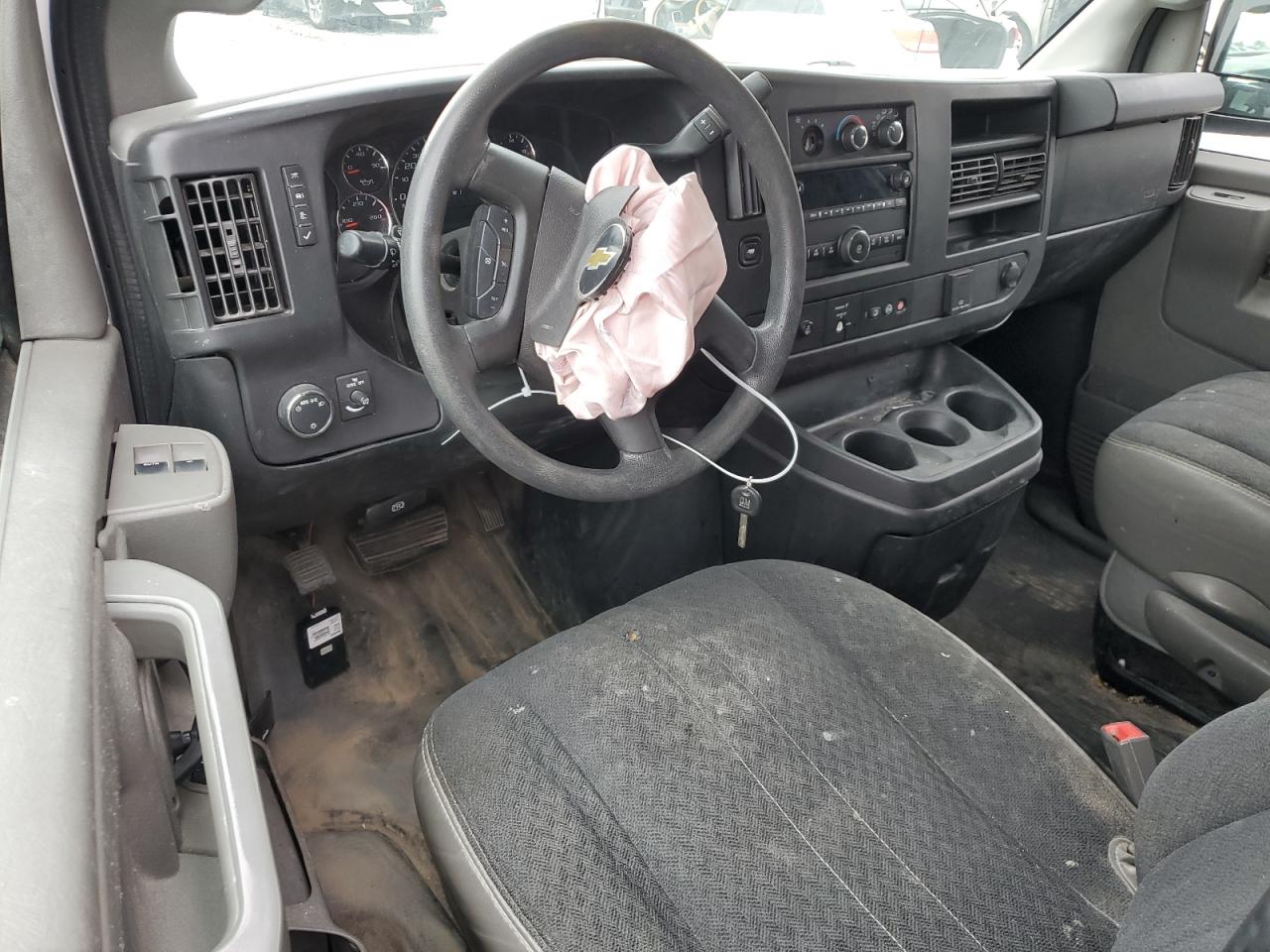 2020 Chevrolet Express G2500 VIN: 1GCWGAFG9L1164460 Lot: 47929895