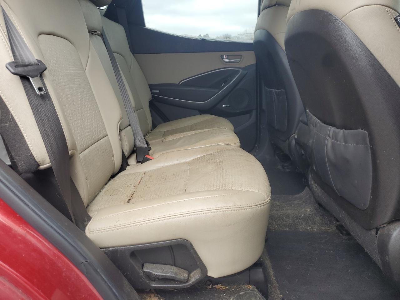 2014 Hyundai Santa Fe - Image 11