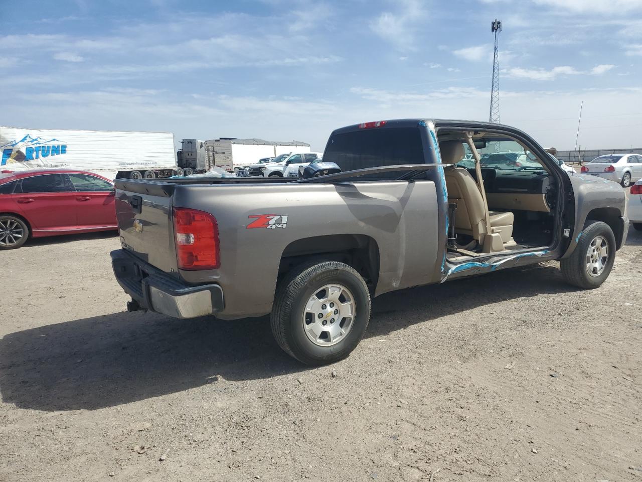 2011 Chevrolet Silverado - Image 3