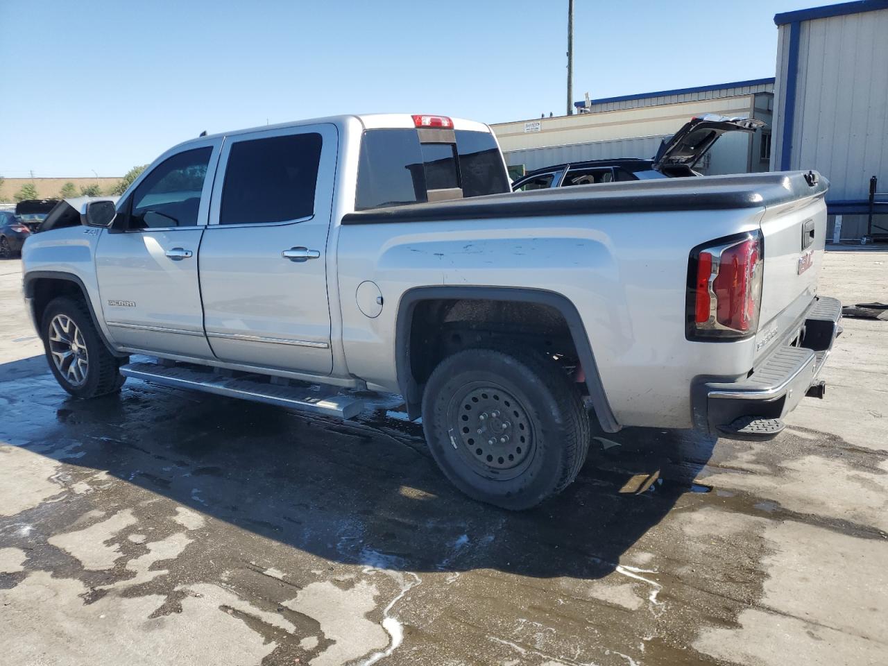 2017 GMC Sierra - Image 2