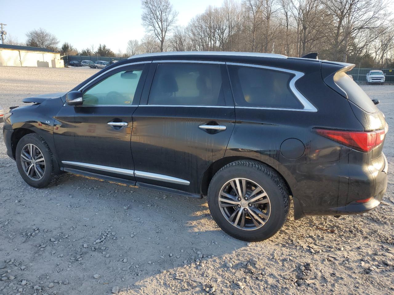 2016 Infiniti QX60 - Image 2