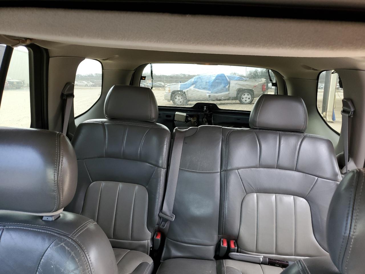 2003 GMC Envoy - Image 10