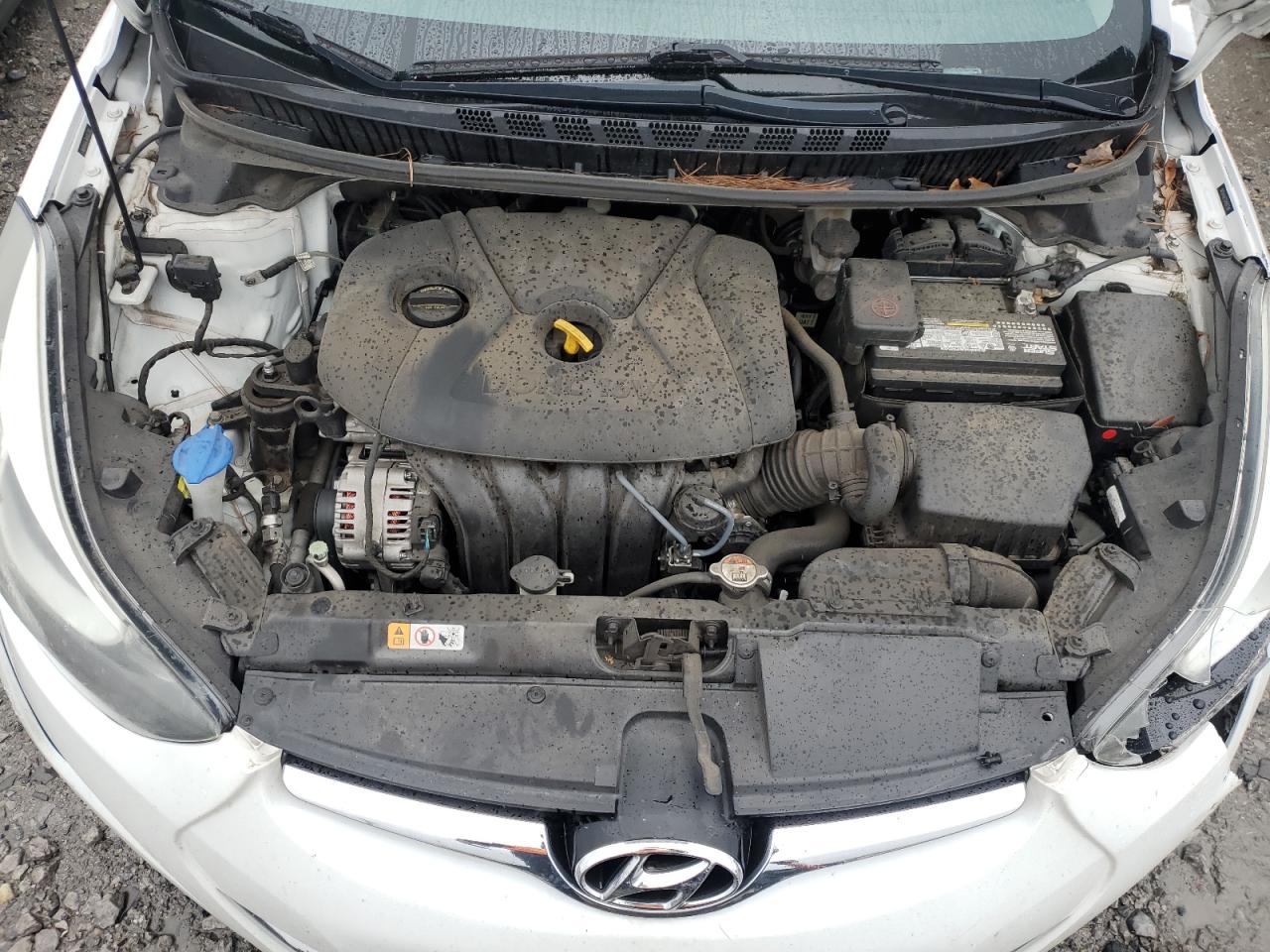 2016 Hyundai Elantra - Image 11