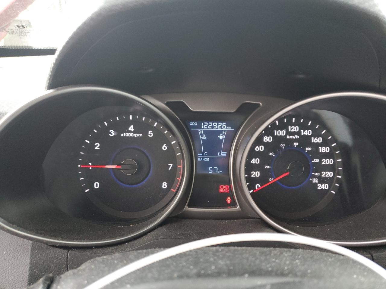 2016 Hyundai Veloster - Image 9