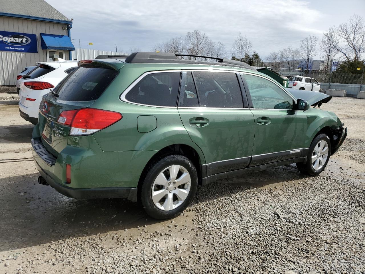 2010 Subaru Outback - Image 3