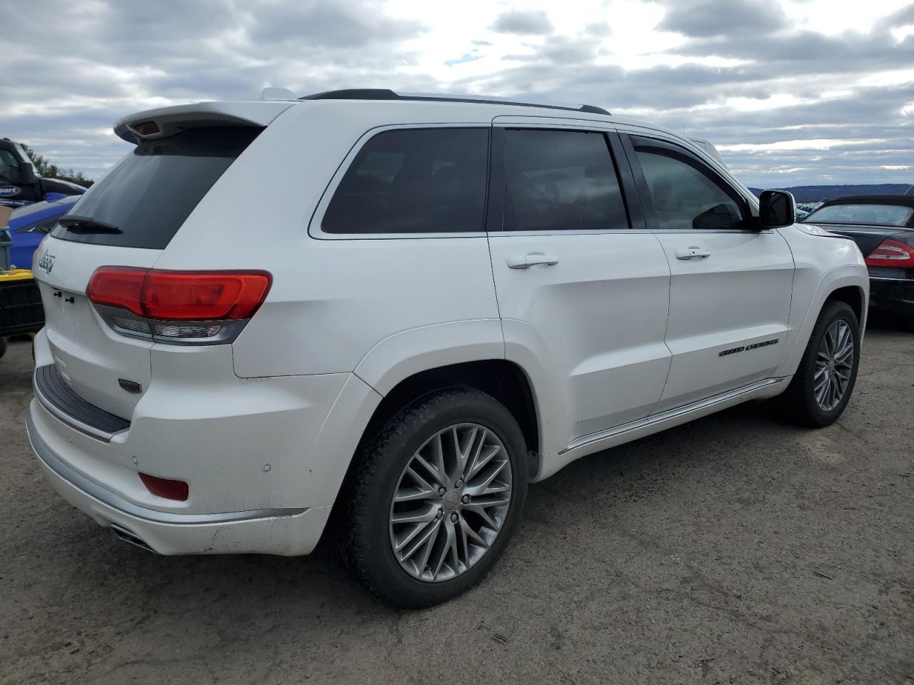 2018 Jeep Grand Cherokee - Image 3